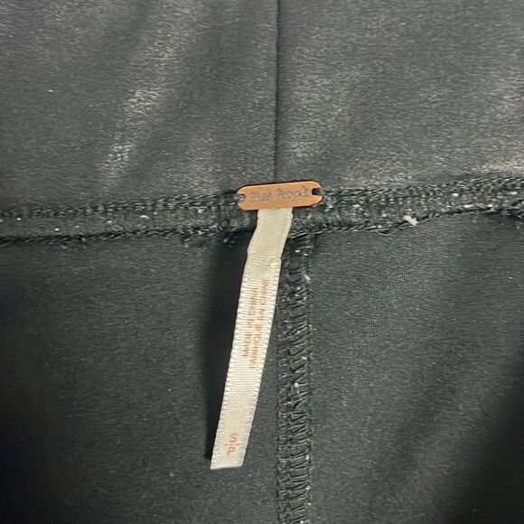 Free People black spandex pull on pants - Picture 2 of 5